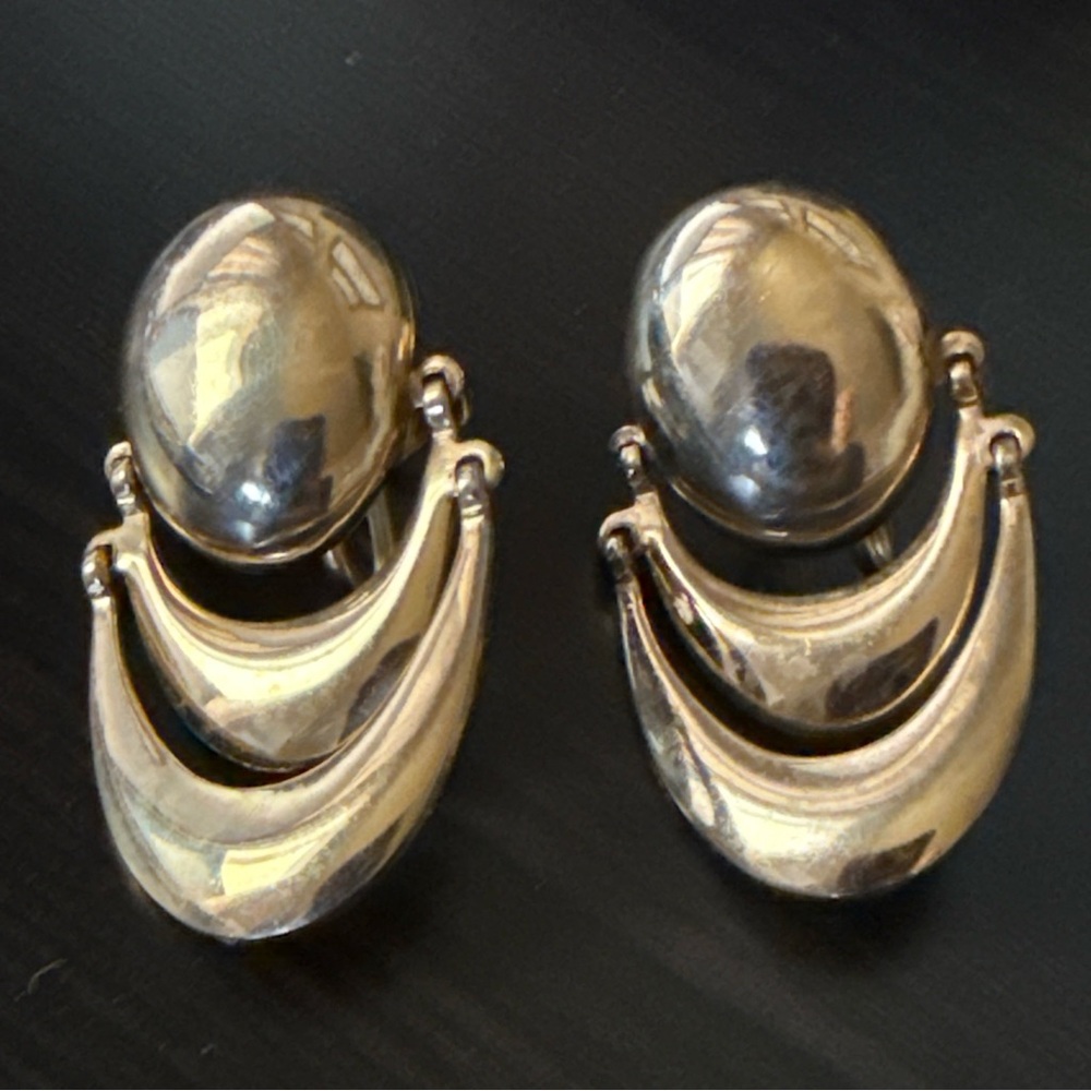 Vintage signed Marino shiny gold tone tear drop dangle screw clip on earrings